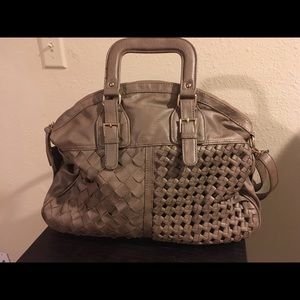 More like a satchel shoulder bag!